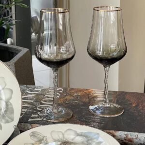 Elegant Wine Glass Set